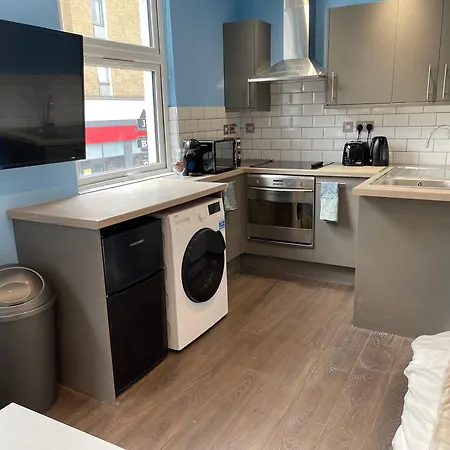 Luxurious Restful Studio Flat, Less Than 30 Mins From Centre! Londres Extérieur photo