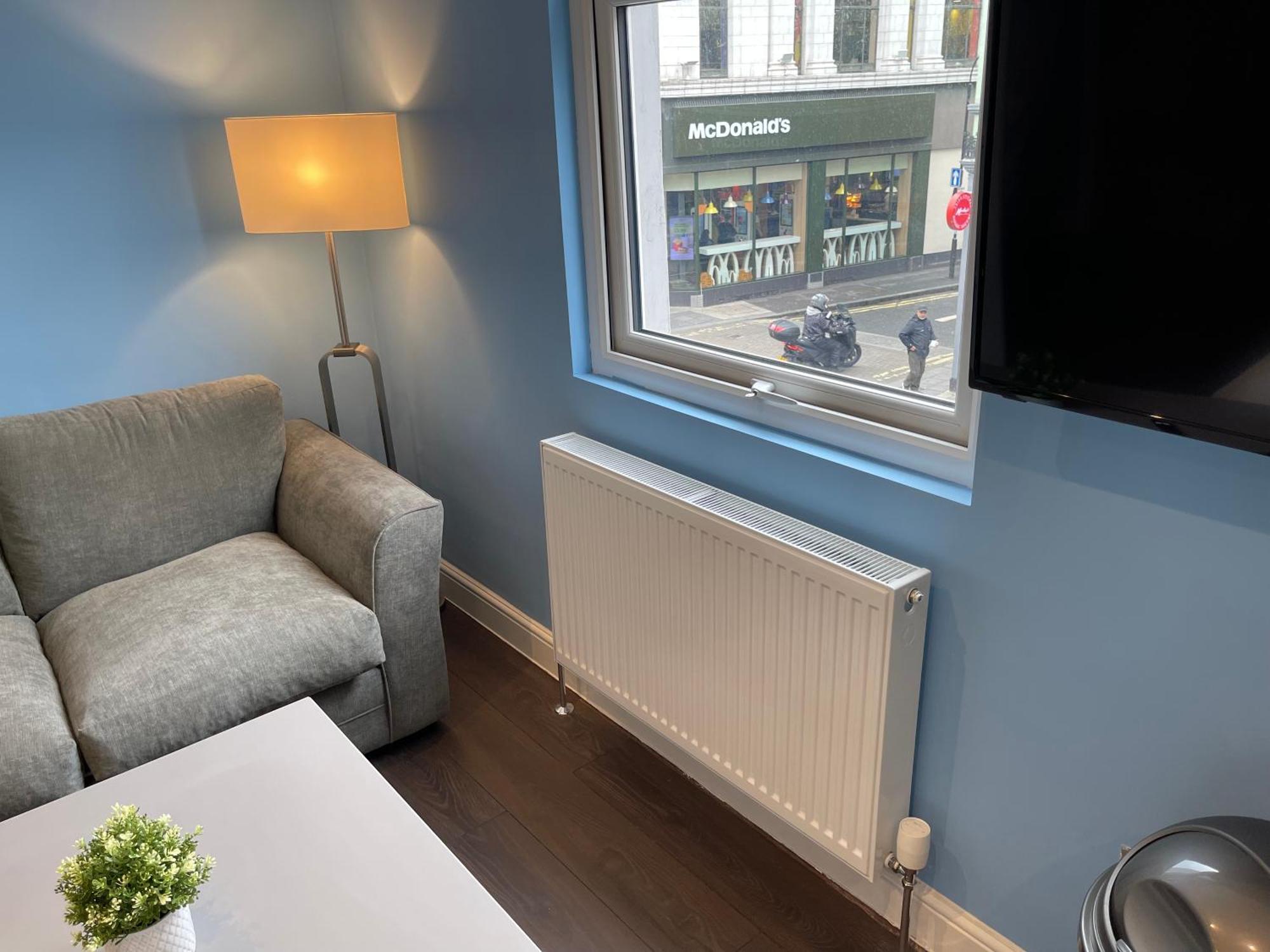 Apartment Luxurious Restful Flat, Less Than 30 Mins From Centre!