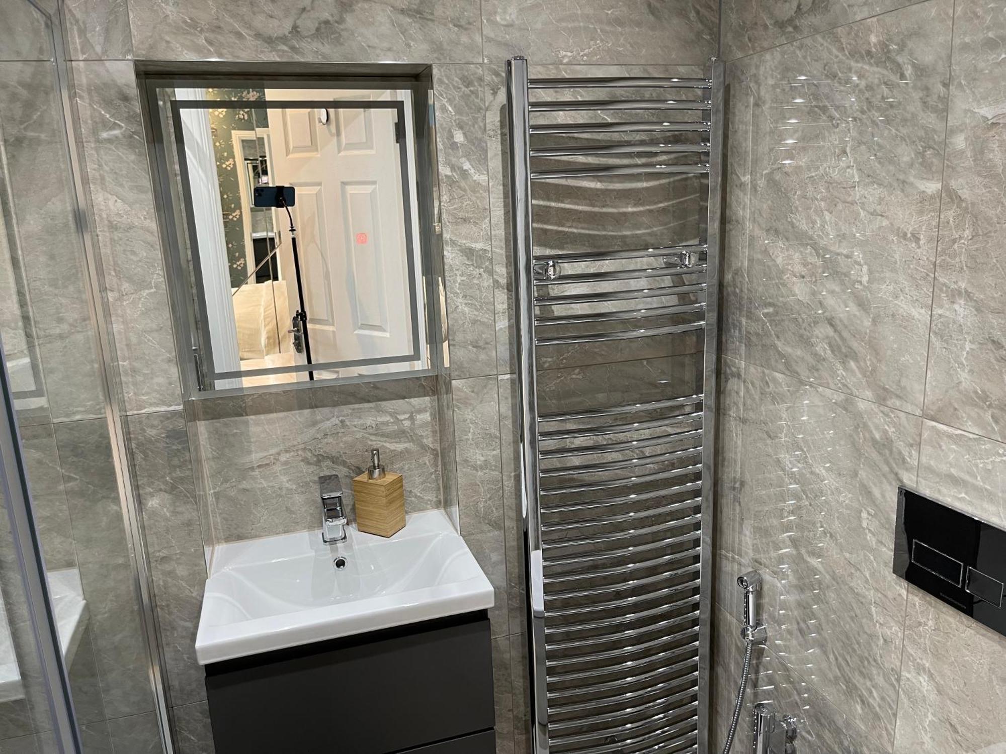 Luxurious Restful Flat, Less Than 30 Mins From Centre! Apartment *