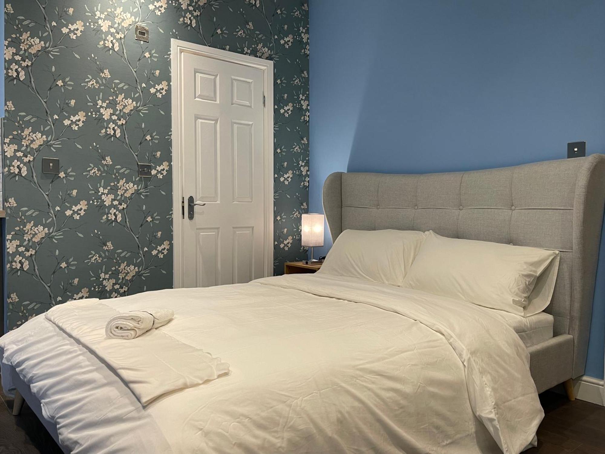 Luxurious Restful Flat, Less Than 30 Mins From Centre! *